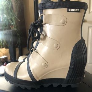 Wedge Rain Boots